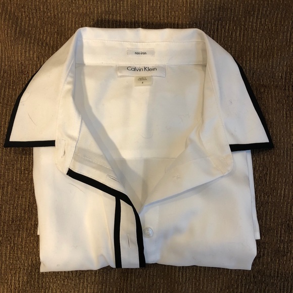 No-sleeve Calvin Klein shirt - Picture 1 of 2